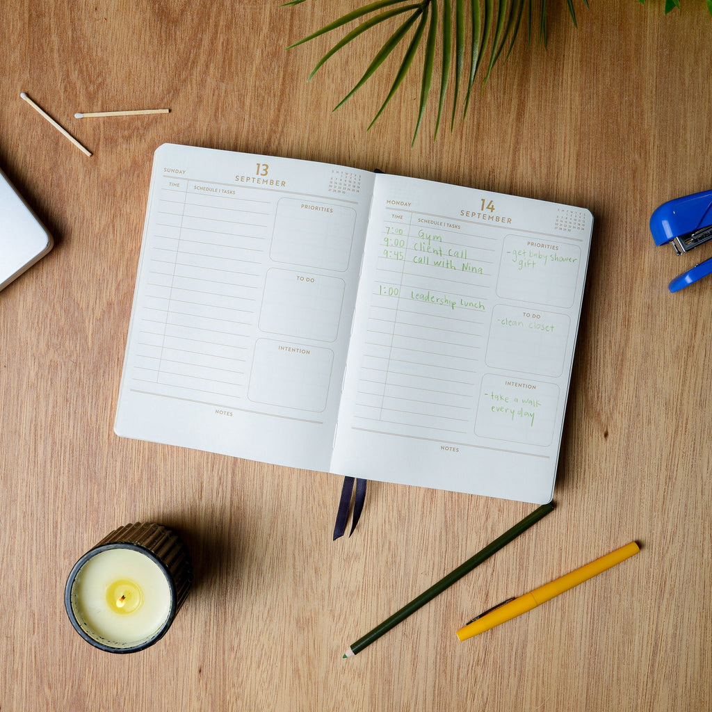 Think Ink 6" x 8" Sage Green 15-Month Daily Flex Planner with Gilded Edges - Image 3