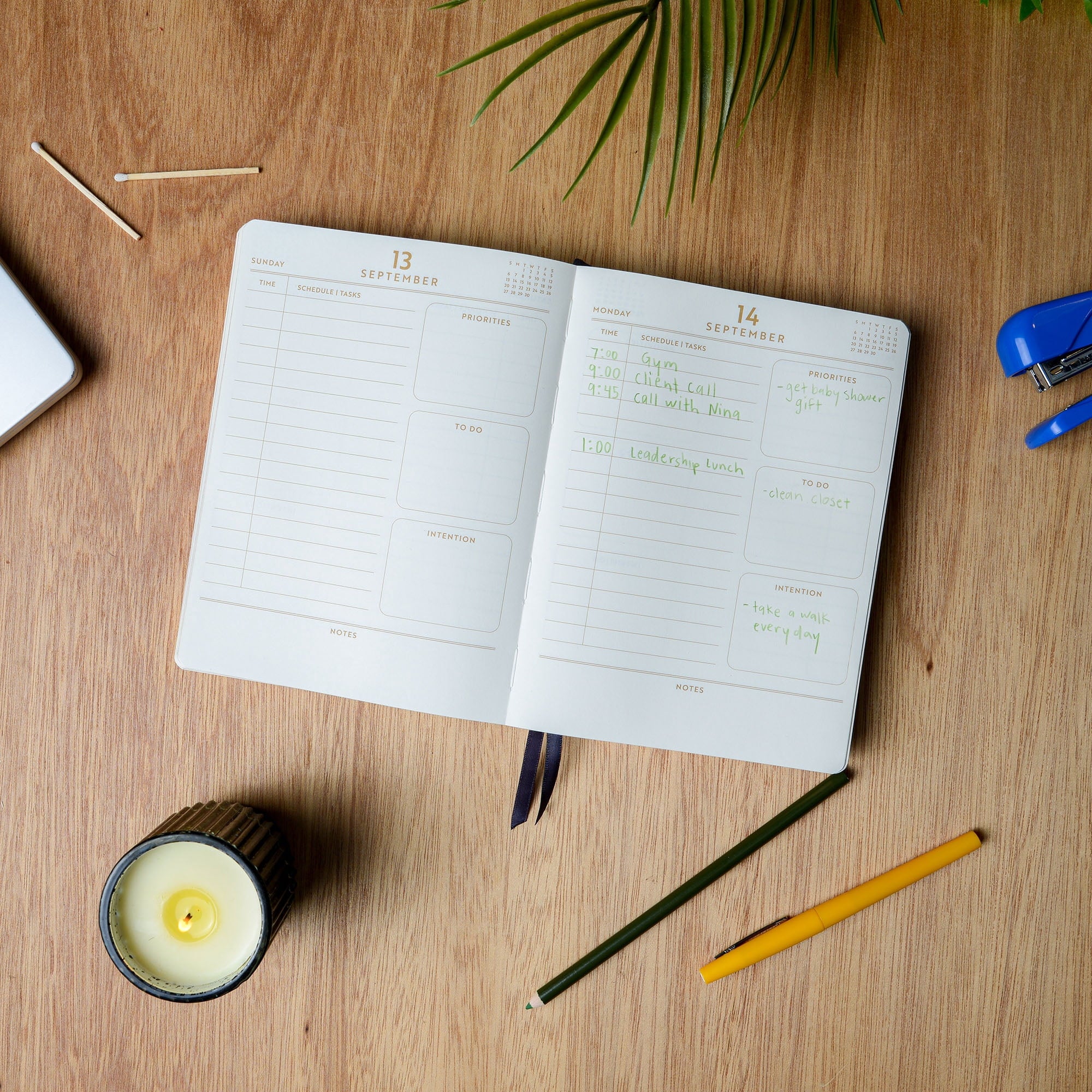 Think Ink 6" x 8" Sage Green 15-Month Daily Flex Planner with Gilded Edges - Image 3
